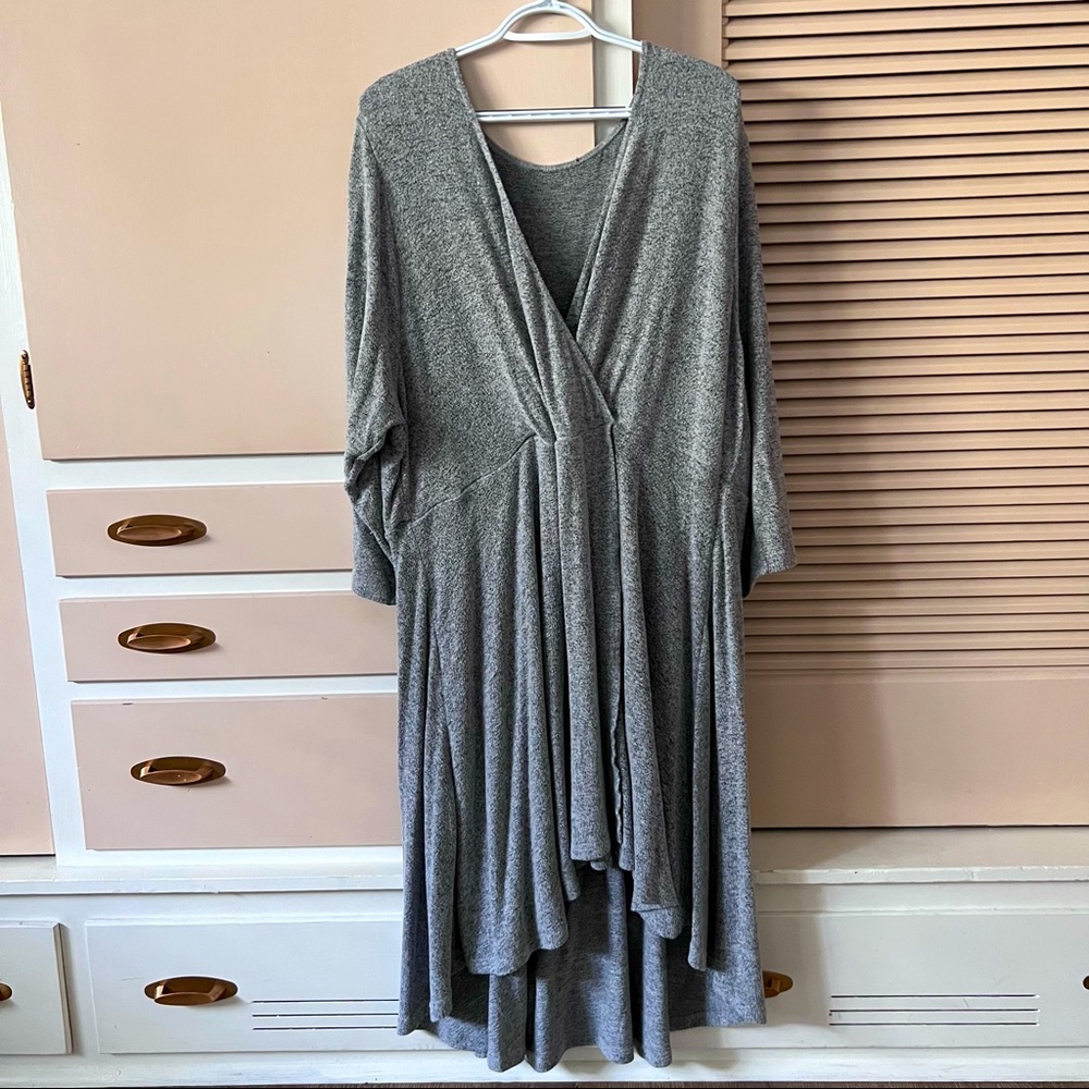 Torrid Gray Knit Faux Wrap Dress Gray Stretch V Neck 3/4 Sleeves 4 4X